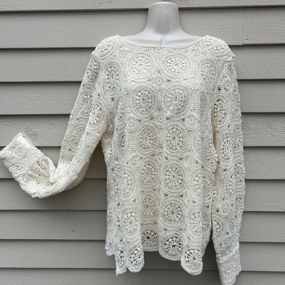 Boston Proper long sleeve lace top